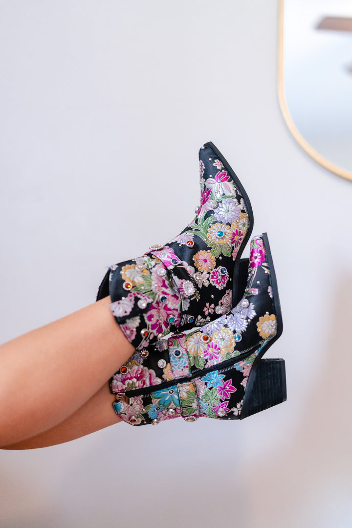 Floral Embroidered Cowboy Booties (Black)