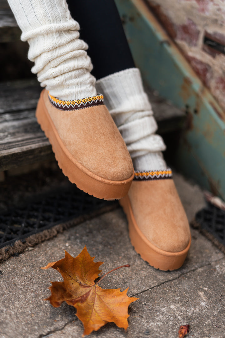 Laurie Slip On Boots (Tan)