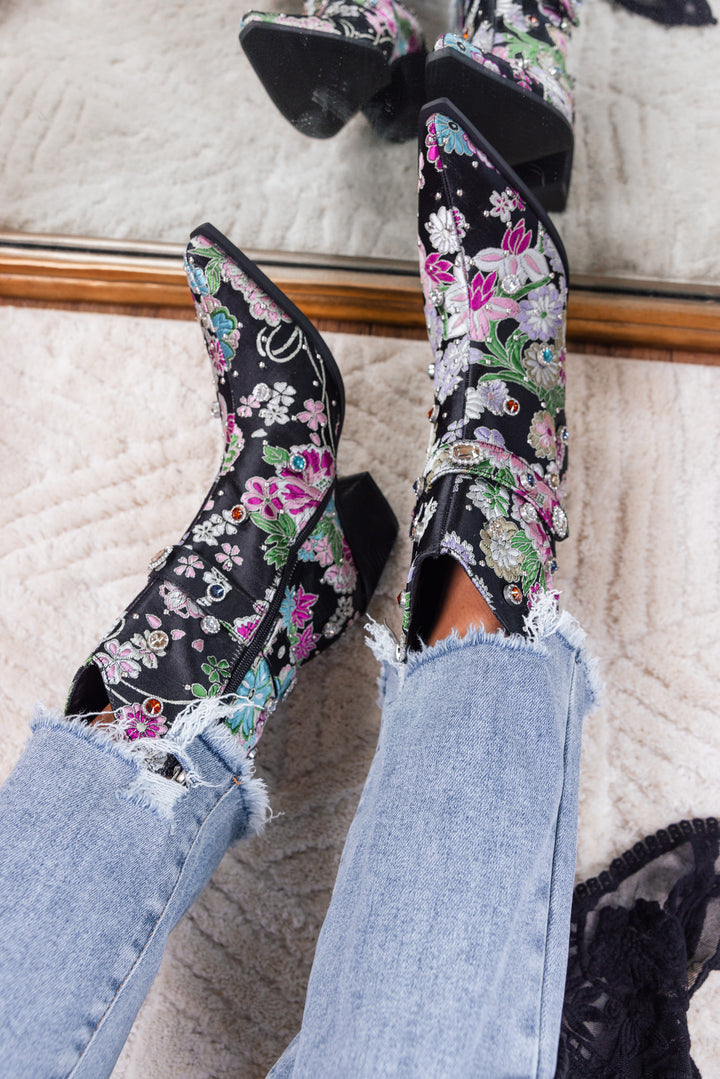 Floral Embroidered Cowboy Booties (Black)