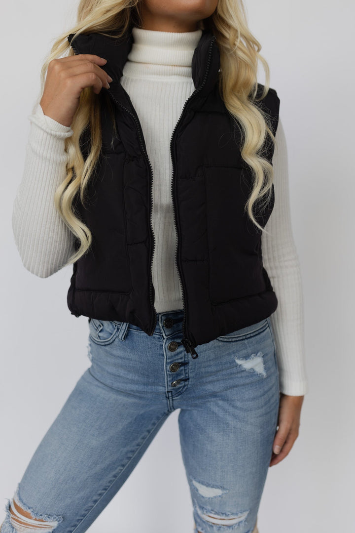 Essential Puffer Vest (Black)