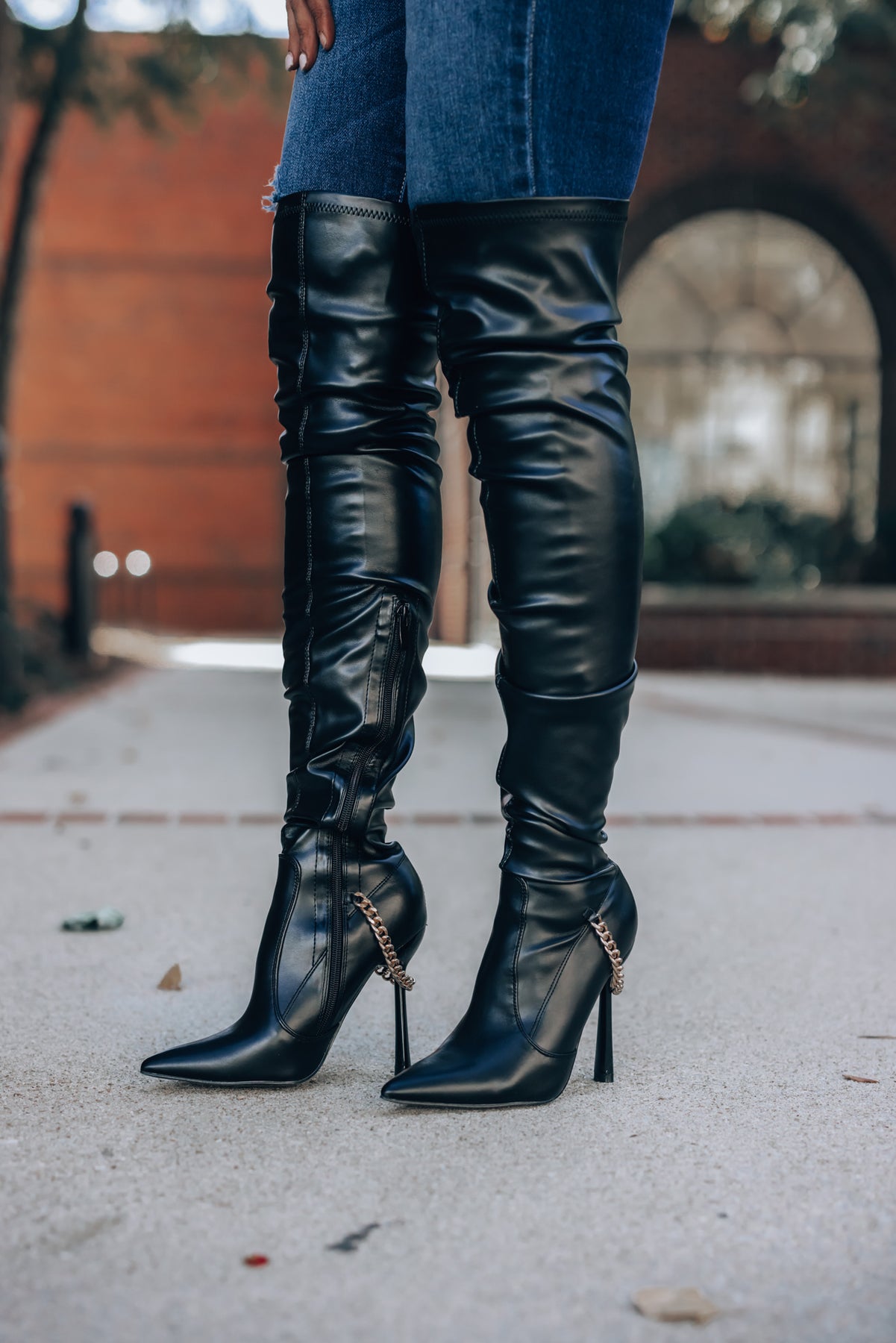 Thigh High Pointy Boot in Black Patent – Victoria Beckham US